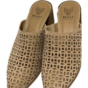 Beast Fashion Women’s Flat Slip On